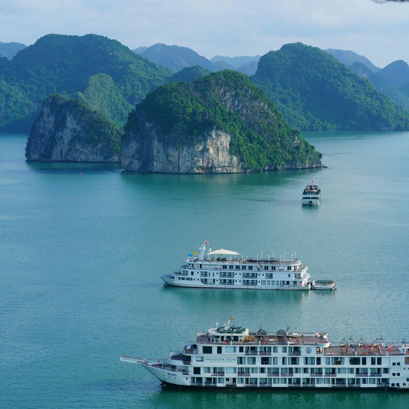 Ha Long Bay overnight cruise