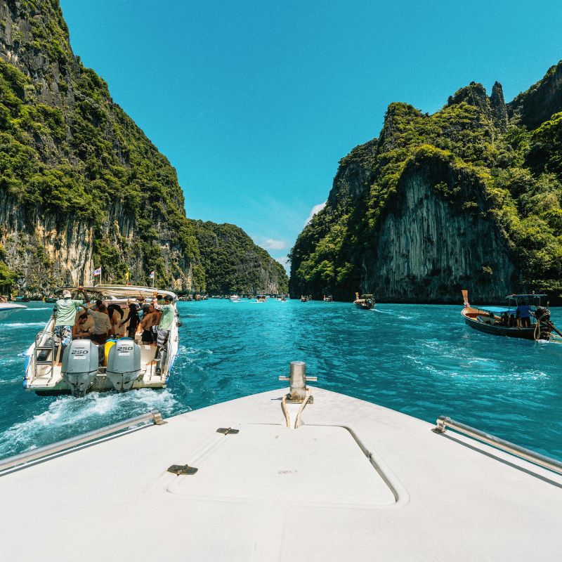 Krabi limestone cliffs and sea