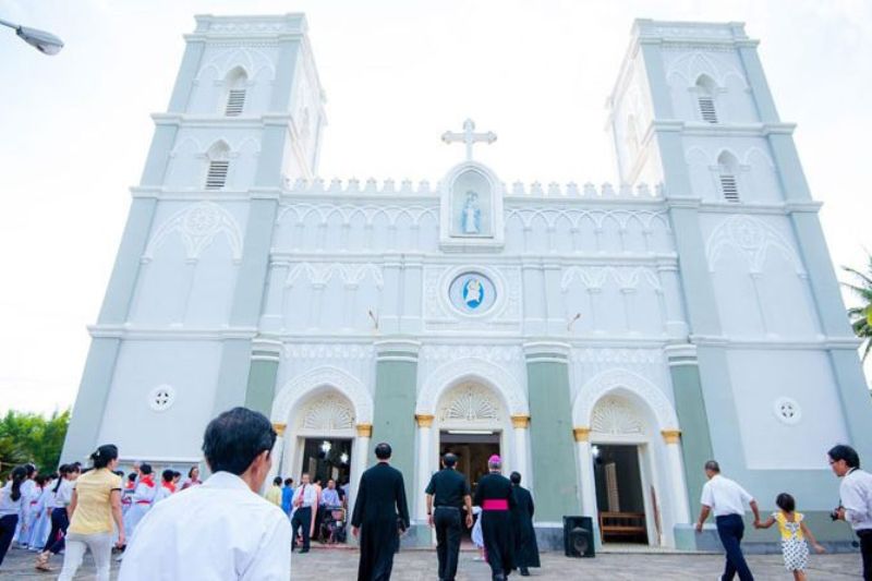 Explore the Exquisite Churches of Danang Trip