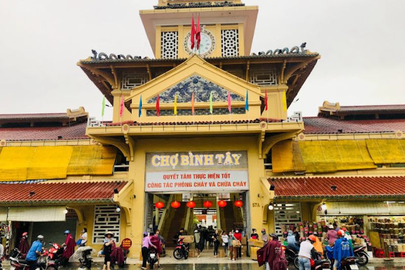 Binh Tay market