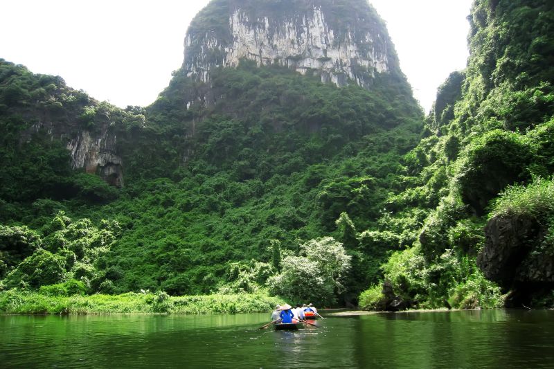 DTD12 - Full day tour Trang An - Bai Dinh with lunch 